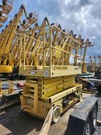 33 ft Scissor Lift - Thumbnail 2