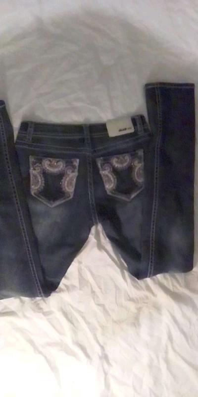 nice and new grace in LA - Thumbnail 4