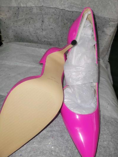 Cosmetics Bag and Fushia shoe - Thumbnail 6