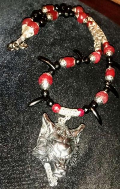 Handmade angry wolf necklace - Thumbnail 2