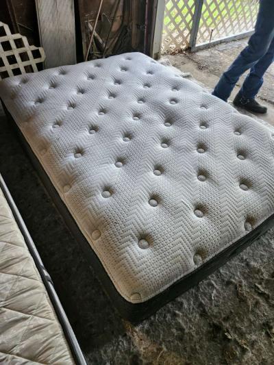 mattresses - Thumbnail 2