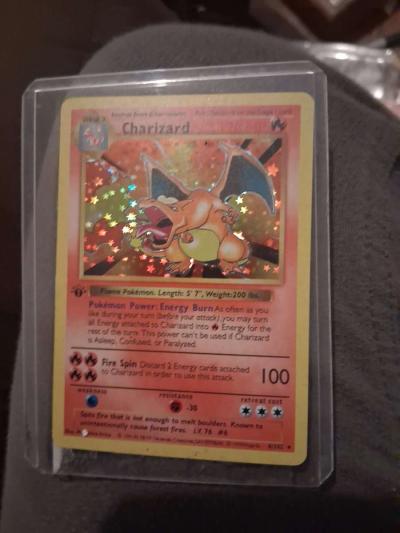 Charizard 1st edition - Thumbnail 2