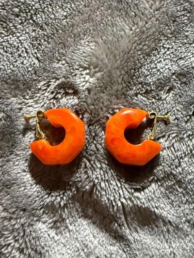 Vintage Bakelite Earrings CROSSPOSTED - Thumbnail 2