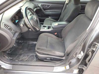 2015  Nissan Altima S - Thumbnail 4