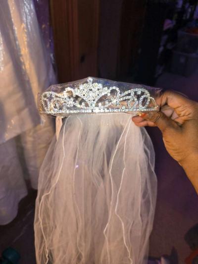 Brand New Wedding Dress and Tiara Veil - Thumbnail 4