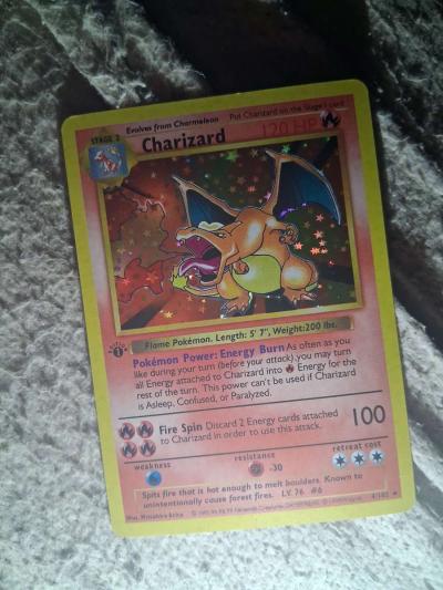 Charizard 1st edition - Thumbnail 2