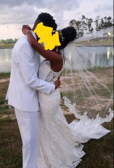 Abby Paris Wedding Dress Size 6 - Thumbnail 3