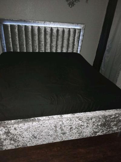 SILVER LED LIGHT BED WITH 3 SETTINGS - Thumbnail 4