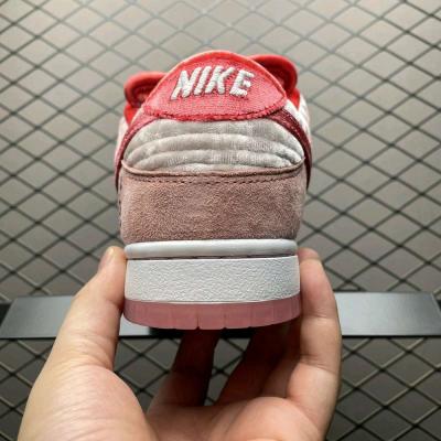 StrangeLove x Nike SB Dunk Low Valentines Day - Thumbnail 4