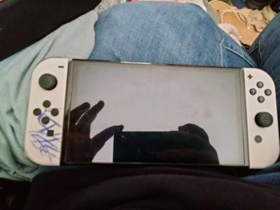 Nintendo Switch OLED - Thumbnail 4