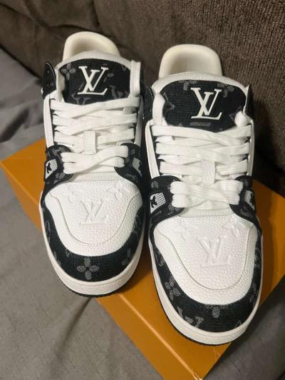 Lv trainers size 10 - Thumbnail 1
