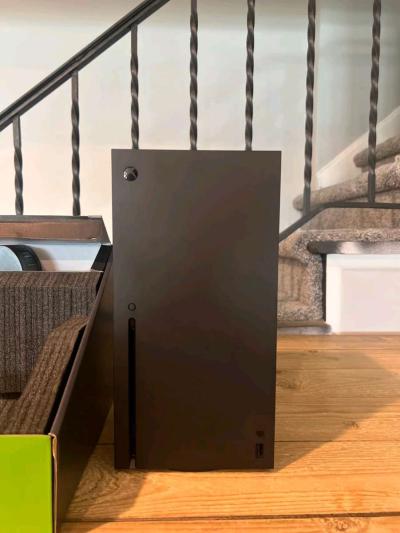 Xbox series X - Thumbnail 3