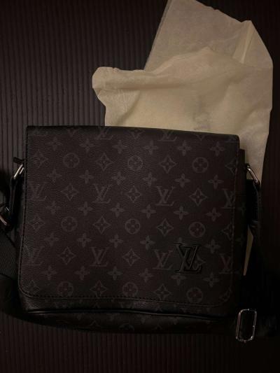 LV Messenger Bag  11 Rep  Crossbody  Unisex  Fast Shipping - Thumbnail 1