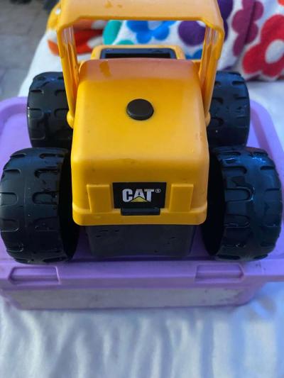 CAT yellow toy tractor - Thumbnail 3