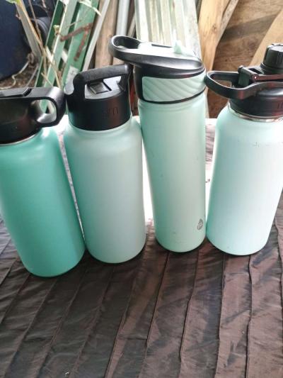 Stainless steel water bottles 16 pieces for 6000 or 500 each - Thumbnail 2