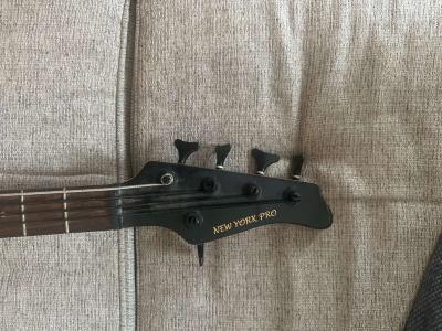 Epiphone Thunderbird Bass Guitar Black with Strap - Thumbnail 2
