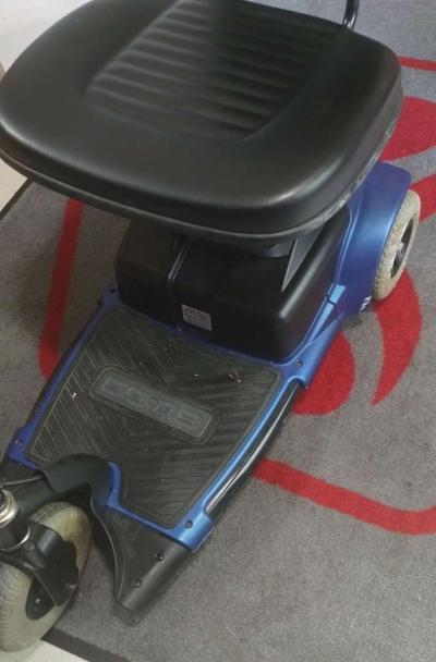 THREE WHEEL SCOOTER - Thumbnail 6