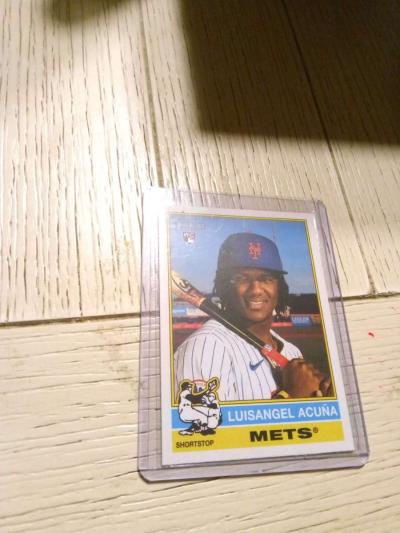 Topps Heritage rookie card of Luisangel Acuna - Thumbnail 2