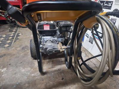 DeWalt pressure washer - Thumbnail 5