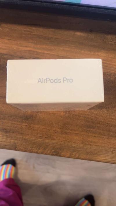 apple AirPod pros gen 2 - Thumbnail 3