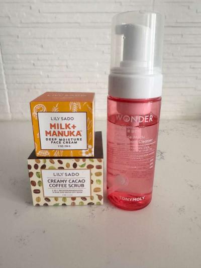 Face wash and moisturizer - Anaheim, California