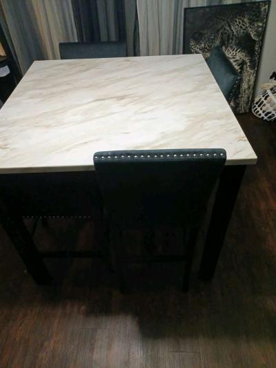 Dining table with 4 chairs - Fort Worth, Texas