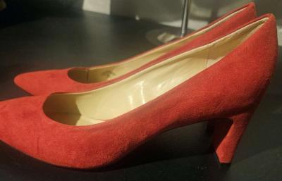 unisa red short heel sz 95 - Thumbnail 2