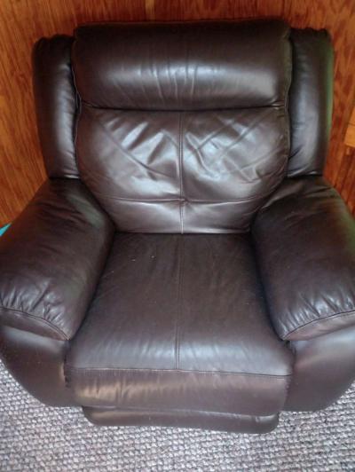 leather recliner - Dryden, Michigan