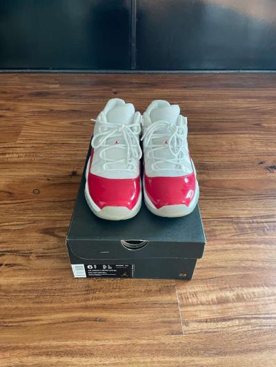 kids Jordan 11s low - Thumbnail 2