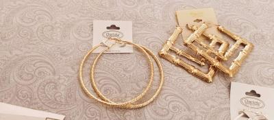 clearing out Jewelry - Thumbnail 6