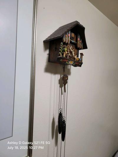 1970s vintage German cuckoo clock with pine cones and pineap - Thumbnail 3