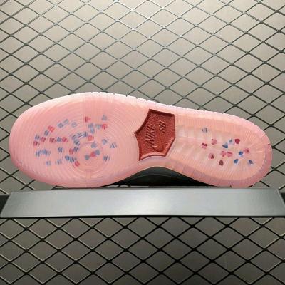 StrangeLove x Nike SB Dunk Low Valentines Day - Thumbnail 5