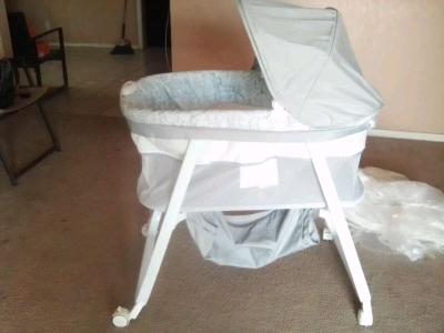 NEW BASSINET AND NEW INFANT CAR SEAT - Thumbnail 3