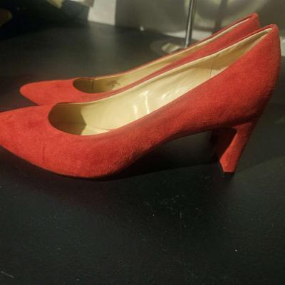 unisa red short heel sz 95 - Thumbnail 5