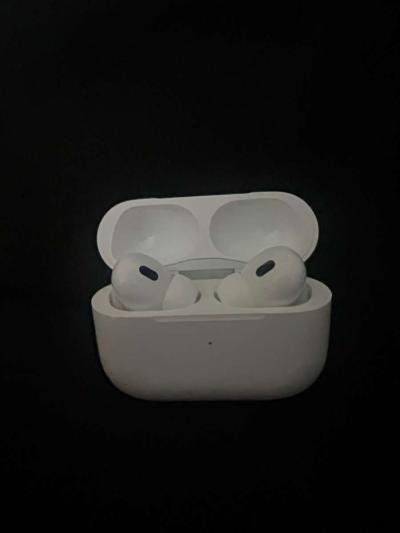 AirPods Pro 2 earbuds - Thumbnail 2