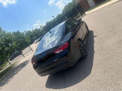 Chrysler 200 - Thumbnail 6