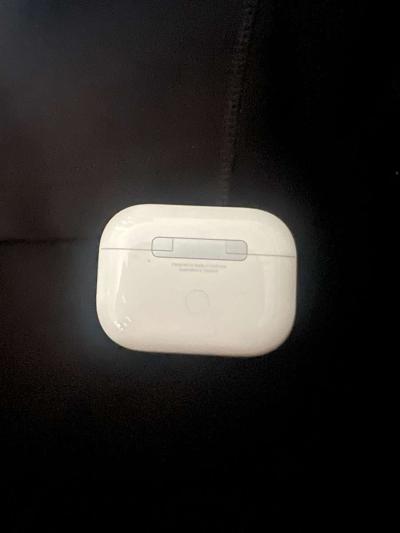 AirPods Pro 2 earbuds - Thumbnail 3