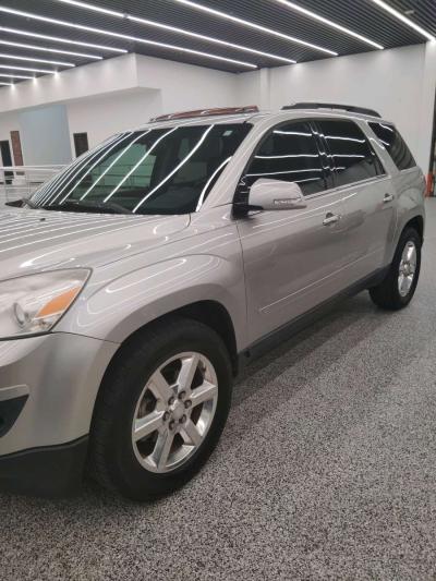 2007 Saturn Outlook XR - Thumbnail 2