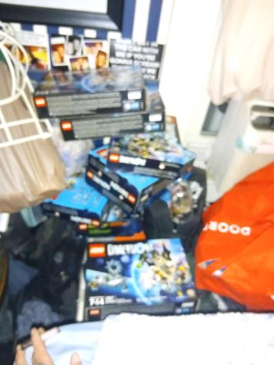 267 piece set nine boxes in total Lego dimensions starter se - Thumbnail 6
