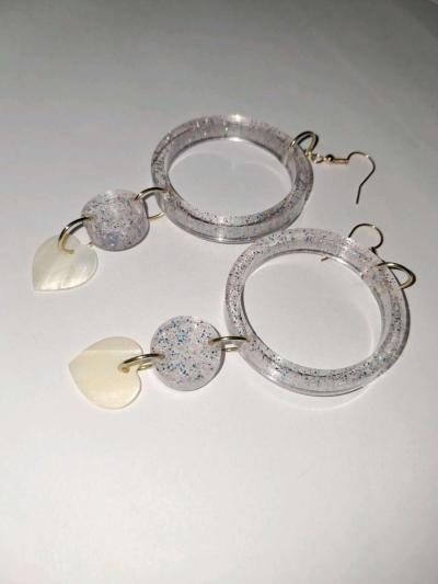 sparkling earrings with hearts - Thumbnail 3