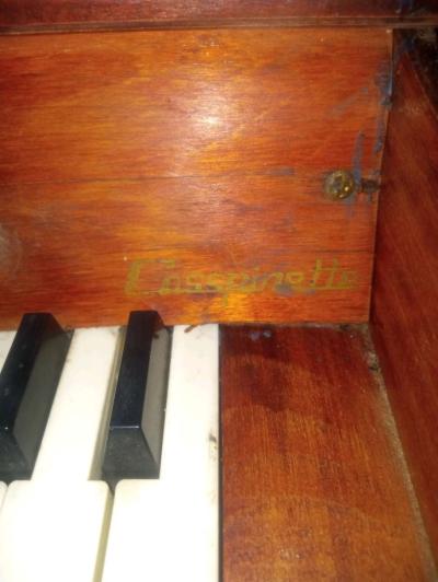 small antique vintage piano - Thumbnail 5