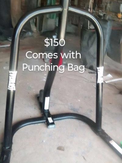 Everlast Punching Bag Equipment - Thumbnail 3