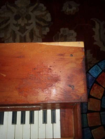 small antique vintage piano - Thumbnail 4