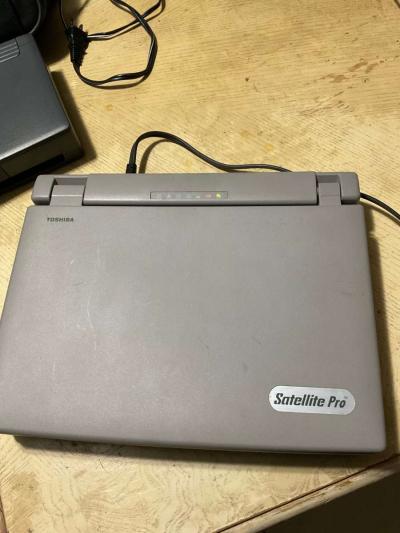 1998 Toshiba Satellites - Thumbnail 2