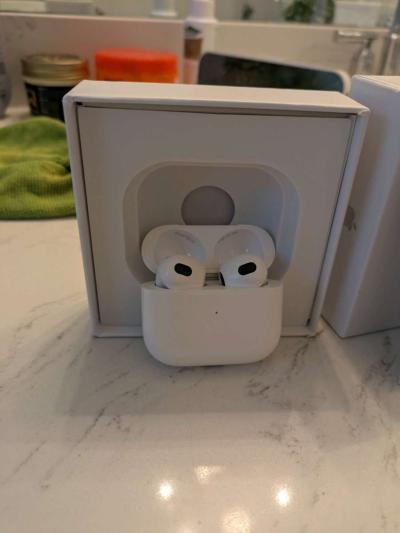 Airpods - Thumbnail 3