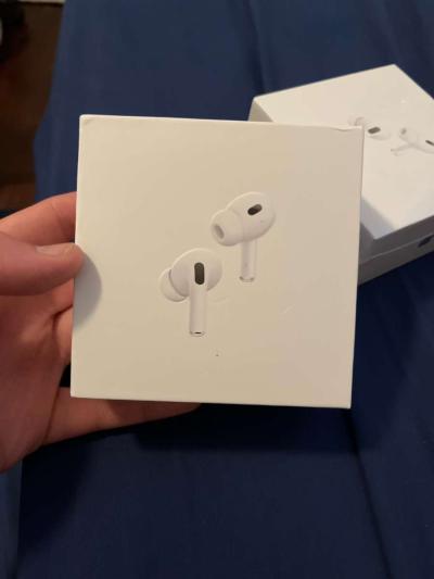 Brand new Apple AirPods 2nd generation - Thumbnail 4
