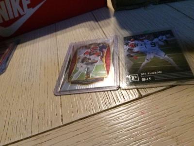 2 rookie card lot of Joe Burrow Select and panini