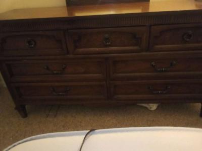 wooden dresser - Thumbnail 2