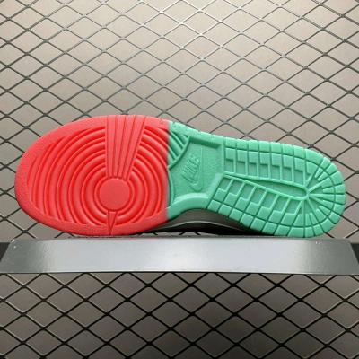 Nike Dunk Low x Undefeated Christmas Concepts - Thumbnail 4