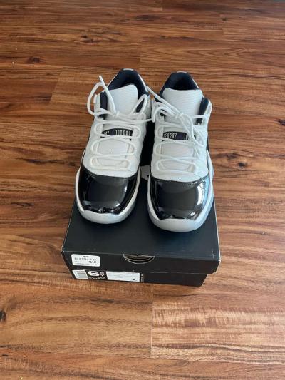 Jordan 11 lows - Thumbnail 2